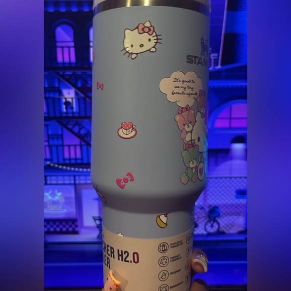 Stanley Hello Kitty Mug - Pink and Gray - Picture 4 of 5